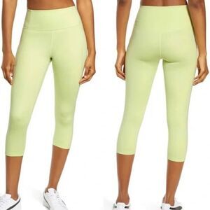 Girlfriend Collective High Waist Capri Leggings in Butterfly XS